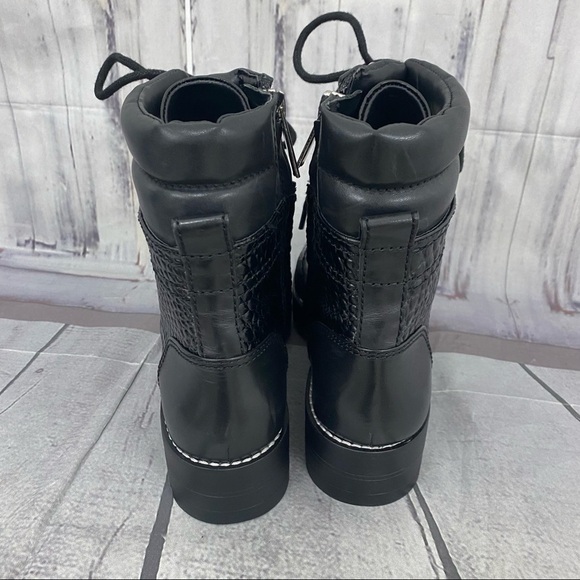 Gianni Bini Size 6.5 Black Chunky Combat Heel Boot Lace Up Textured Low Heel - Picture 15 of 15